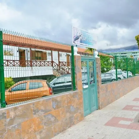 Magnífica casa a 200 mts de la Playa Puerto Colón de Membrillo Suites *